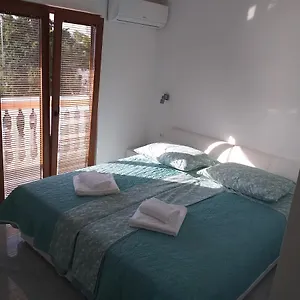 Gostinjska kuća Bocac, Sali