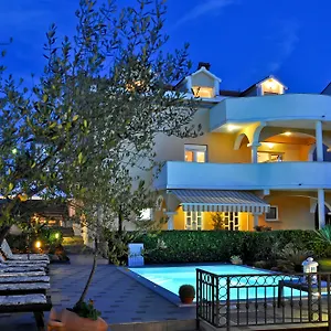  Apartment Vanilla With Heated Pool